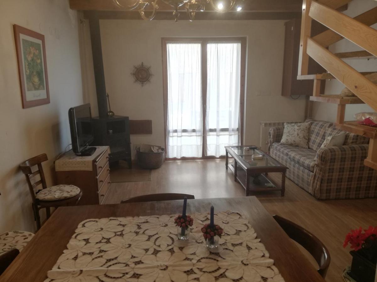 Villa Pequeno Adosado De Montana Con Terraza Villanova Esterno foto